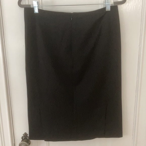 ⭐️ 3/$20 ⭐️ Cassis pinstripe pencil skirt, size 8 - Picture 3 of 9